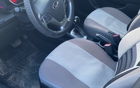 KIA Rio III рестайлинг, 2017 год, 990 000 рублей, 12 фотография