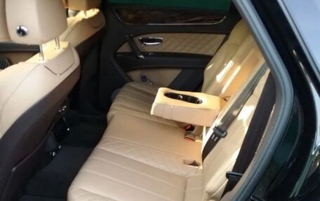 Bentley Bentayga I, 2016 год, 8 800 000 рублей, 7 фотография