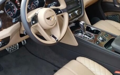 Bentley Bentayga I, 2016 год, 8 800 000 рублей, 9 фотография