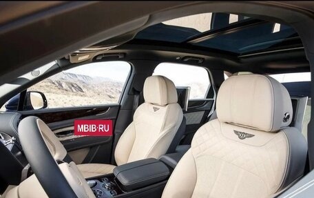 Bentley Bentayga I, 2016 год, 8 800 000 рублей, 8 фотография