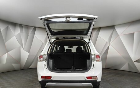 Mitsubishi Outlander III рестайлинг 3, 2014 год, 1 460 000 рублей, 11 фотография