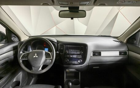 Mitsubishi Outlander III рестайлинг 3, 2014 год, 1 460 000 рублей, 13 фотография