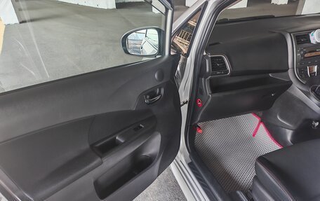 Toyota Ractis II, 2011 год, 770 000 рублей, 13 фотография