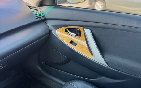 Toyota Camry, 2006 год, 850 000 рублей, 13 фотография