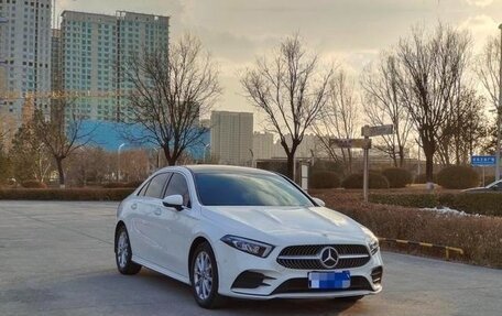 Mercedes-Benz A-Класс, 2021 год, 2 200 000 рублей, 3 фотография
