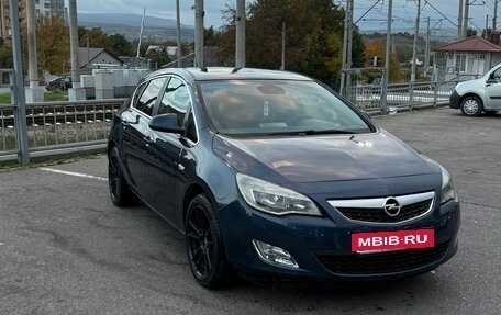 Opel Astra J, 2011 год, 850 000 рублей, 3 фотография
