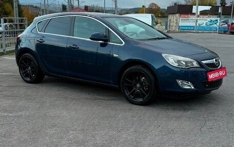 Opel Astra J, 2011 год, 850 000 рублей, 13 фотография