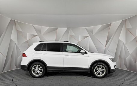 Volkswagen Tiguan II, 2018 год, 1 933 000 рублей, 6 фотография