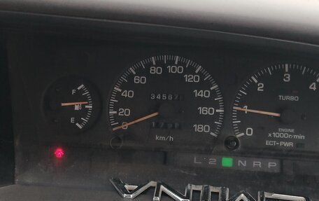 Toyota Estima III рестайлинг -2, 1993 год, 450 000 рублей, 3 фотография