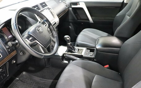 Toyota Land Cruiser Prado 150 рестайлинг 2, 2018 год, 4 425 000 рублей, 17 фотография