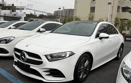 Mercedes-Benz A-Класс, 2022 год, 1 790 000 рублей, 2 фотография