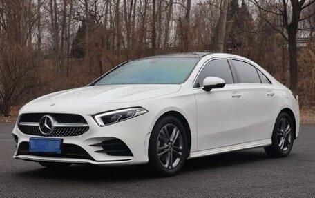 Mercedes-Benz A-Класс, 2022 год, 2 420 000 рублей, 3 фотография