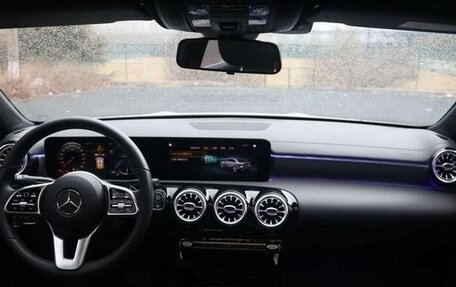 Mercedes-Benz A-Класс, 2022 год, 2 420 000 рублей, 11 фотография