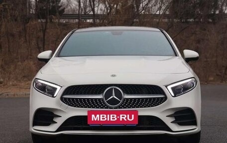 Mercedes-Benz A-Класс, 2022 год, 2 420 000 рублей, 2 фотография