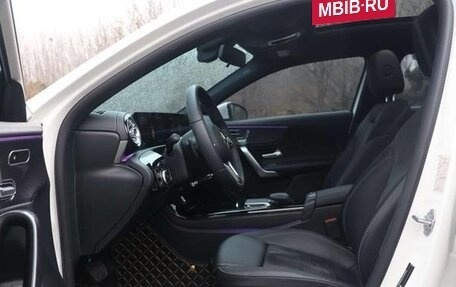 Mercedes-Benz A-Класс, 2022 год, 2 420 000 рублей, 9 фотография