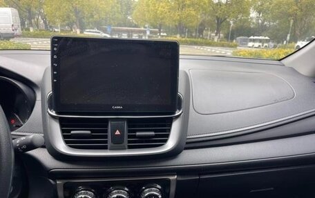 Toyota Yaris XP150 рестайлинг, 2021 год, 1 200 000 рублей, 11 фотография