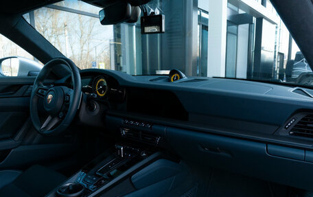 Porsche 911, 2022 год, 24 000 000 рублей, 13 фотография