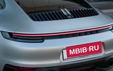 Porsche 911, 2022 год, 24 000 000 рублей, 28 фотография