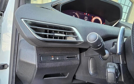 Peugeot 3008 II, 2022 год, 1 690 000 рублей, 15 фотография