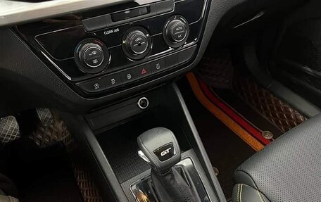 Skoda Kamiq I, 2022 год, 1 920 000 рублей, 11 фотография