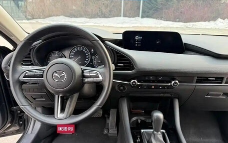 Mazda 3, 2022 год, 1 650 000 рублей, 11 фотография