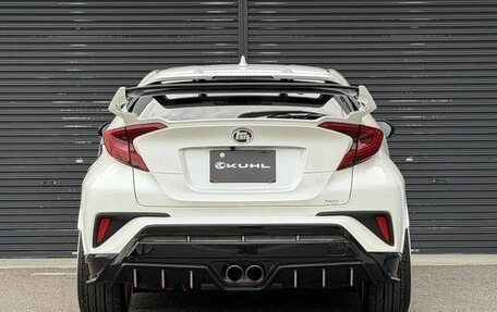 Toyota C-HR I рестайлинг, 2017 год, 1 340 000 рублей, 9 фотография