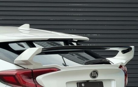 Toyota C-HR I рестайлинг, 2017 год, 1 340 000 рублей, 11 фотография