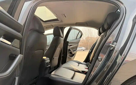 Mazda 3, 2022 год, 1 650 000 рублей, 14 фотография