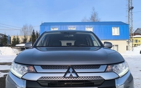 Mitsubishi Outlander III рестайлинг 3, 2019 год, 2 490 000 рублей, 1 фотография