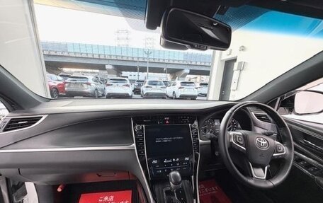 Toyota Harrier, 2019 год, 1 990 000 рублей, 13 фотография