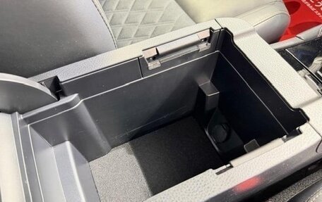 Toyota Harrier, 2019 год, 1 990 000 рублей, 22 фотография