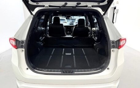 Toyota Harrier, 2019 год, 1 990 000 рублей, 28 фотография