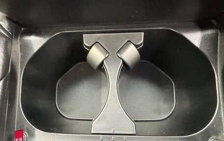 Toyota Harrier, 2019 год, 1 990 000 рублей, 21 фотография