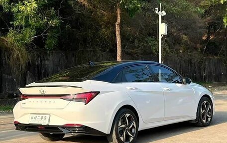 Hyundai Elantra, 2022 год, 1 580 000 рублей, 4 фотография