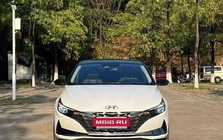 Hyundai Elantra, 2022 год, 1 580 000 рублей, 2 фотография