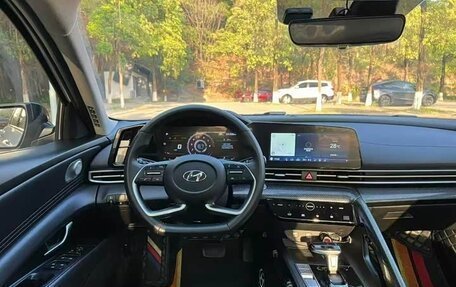 Hyundai Elantra, 2022 год, 1 580 000 рублей, 8 фотография