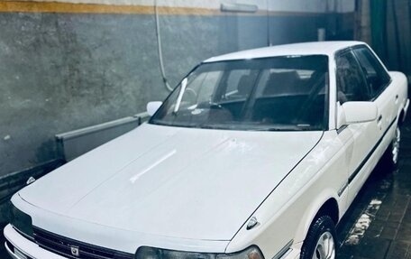 Toyota Camry, 1989 год, 250 000 рублей, 1 фотография