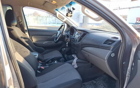 Mitsubishi L200 IV рестайлинг, 2017 год, 1 600 000 рублей, 11 фотография