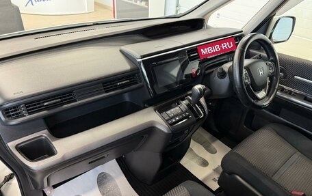 Honda Stepwgn IV, 2016 год, 2 149 900 рублей, 13 фотография