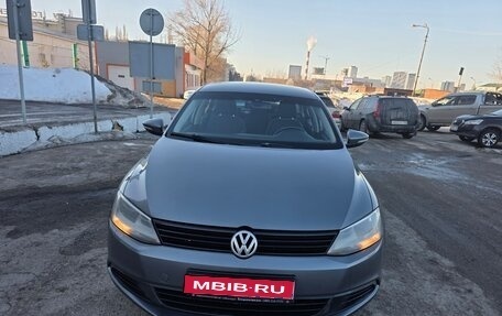 Volkswagen Jetta VI, 2013 год, 930 000 рублей, 1 фотография