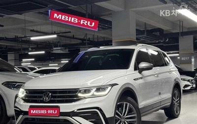 Volkswagen Tiguan II, 2022 год, 2 730 000 рублей, 1 фотография