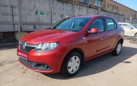 Renault Logan II, 2017 год, 900 000 рублей, 1 фотография