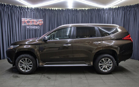Mitsubishi Pajero Sport III рестайлинг, 2019 год, 3 249 000 рублей, 8 фотография