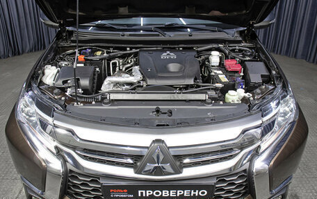 Mitsubishi Pajero Sport III рестайлинг, 2019 год, 3 249 000 рублей, 9 фотография