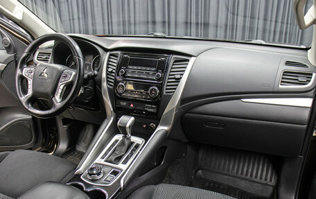 Mitsubishi Pajero Sport III рестайлинг, 2019 год, 3 249 000 рублей, 11 фотография