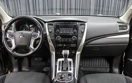 Mitsubishi Pajero Sport III рестайлинг, 2019 год, 3 249 000 рублей, 13 фотография