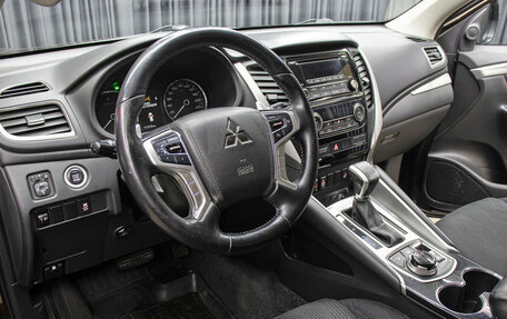 Mitsubishi Pajero Sport III рестайлинг, 2019 год, 3 249 000 рублей, 15 фотография