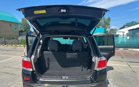 Toyota Highlander III, 2013 год, 1 250 000 рублей, 2 фотография