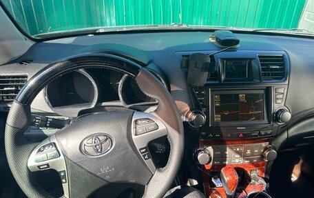 Toyota Highlander III, 2013 год, 1 250 000 рублей, 3 фотография