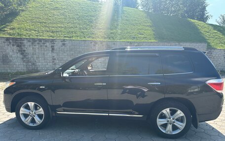 Toyota Highlander III, 2013 год, 1 250 000 рублей, 23 фотография